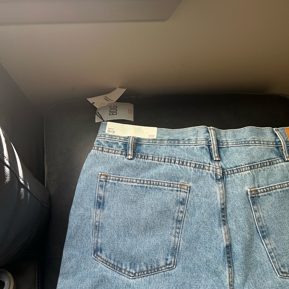 ๐ BDG NWT Baggy Skate Fit Denim Jean ~Size 38/32 - Picture 5 of 9